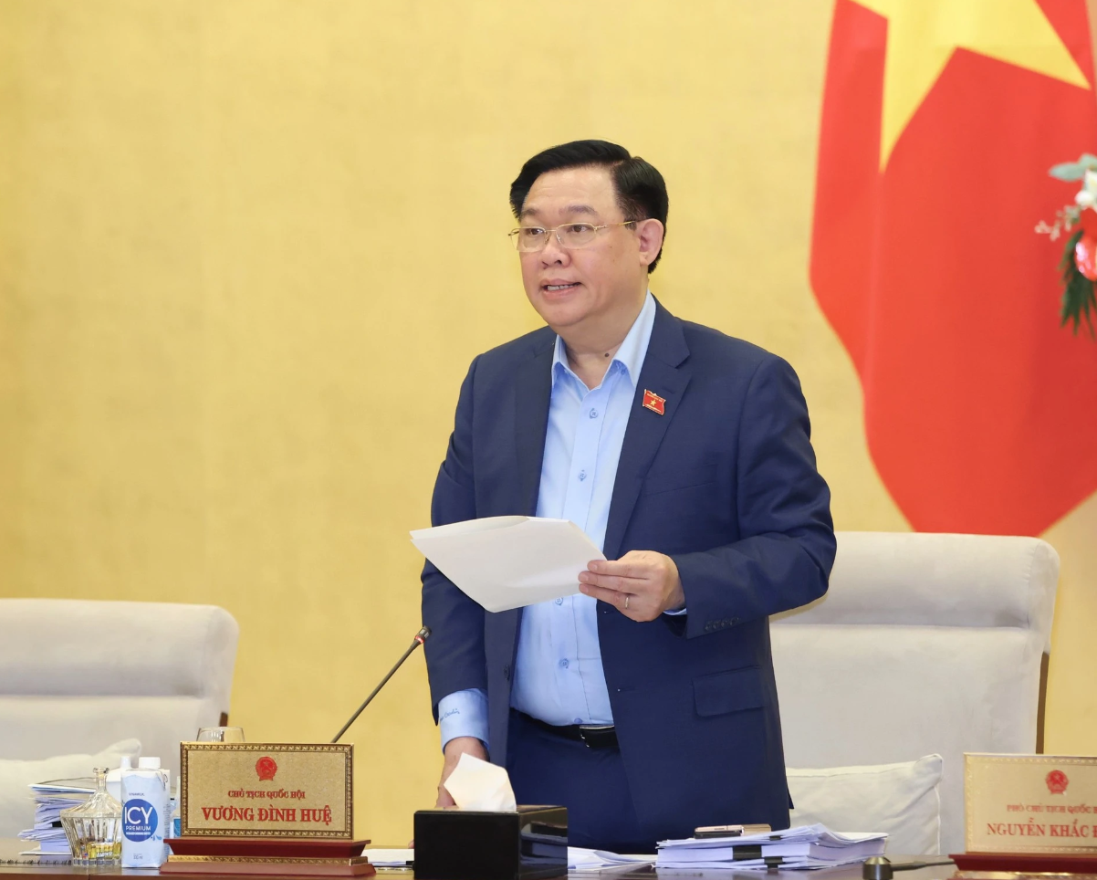 Quốc[-]hội[-]sẽ[-]họp[-]bất[-]thường[-]vào[-]15/1/2024[-]để[-]thông[-]qua[-]luật[-]Đất[-]đai